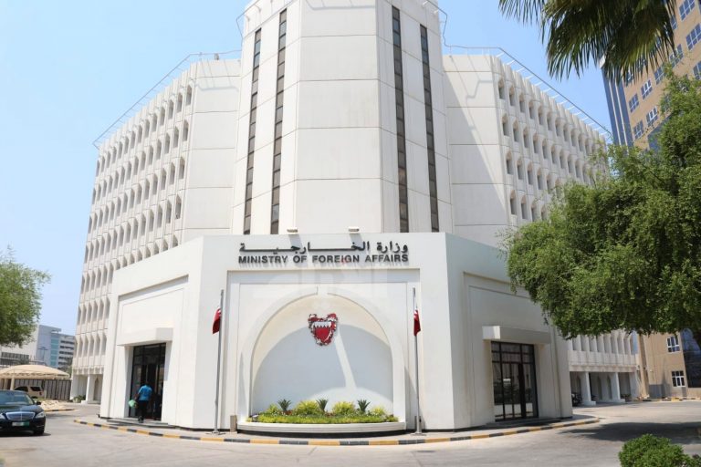 وزارة الخارجية: الإدعاء عن قيام مقاتلات بحرينية باختراق الأجواء القطرية لا يمت للحقيقة بصلة