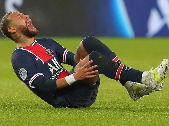 Neymar stretchered off in Paris St-Germain loss