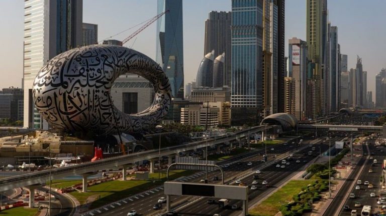 اقتصاد الإمارات: الإمارات تقرر منح جنسيتها للمستثمرين والعلماء والموهوبين