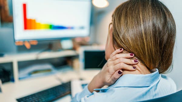 جراح أعصاب يتحدث للعربية.نت عن النصائح الذهبية لعلاج آلام الرقبة والظهر