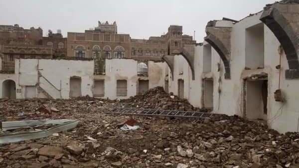 صنعاء.. ميليشيا الحوثي تهدم مسجداً تاريخياً