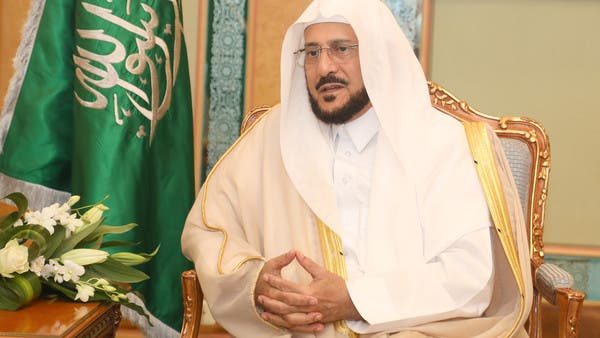 السعودية.. تحديد مواقيت الصلوات وفتح الجوامع والمساجد