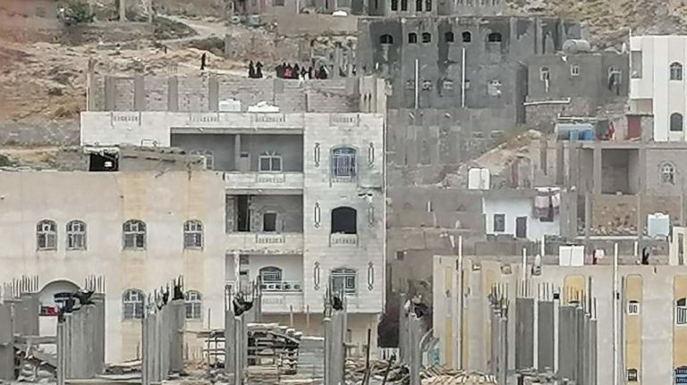 راح ضحيتها 60 مدنياً.. مركز حقوقي يوثّق 8 مجازر حوثية في تعز