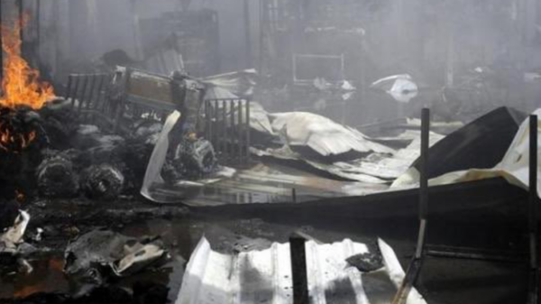 محرقة في صنعاء.. والإرياني “صمت العالم مستغرب”