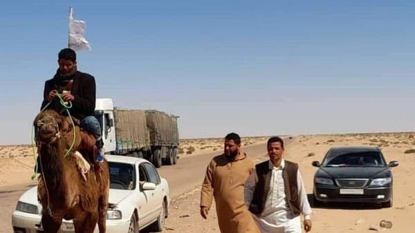 فيديو يهز ليبيا.. ميليشيات مسلحة تعتقل “رحالة السلام” وتنحر جمله