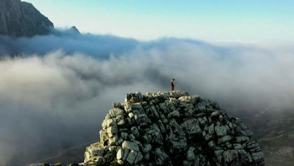 بعيدا عن انتهاكات الحوثي.. شاهد جنة اليمن تنتظر سياحها