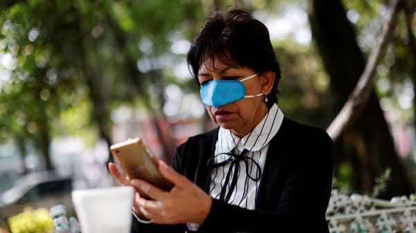 كمامات للأنف أثناء تناول الطعام.. أحدث صيحة في عصر الجائحة