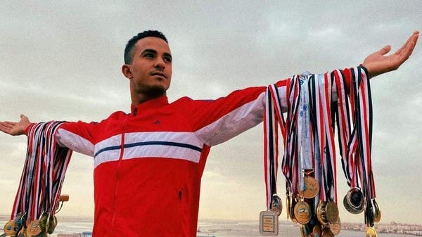 طالب هندسة مصري يدخل موسوعة غينيس بأغرب طريقة