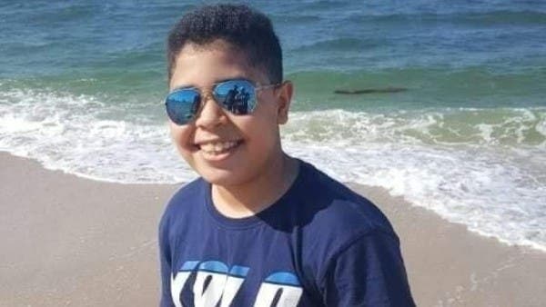 شاهد انتشال سيارة من قناة السويس.. ومقتل طفل غرقا