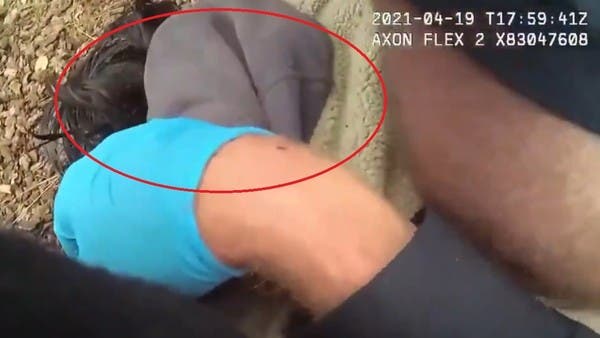 فيديو جديد صادم من أميركا.. وفاة شاب تحت ركبة شرطي