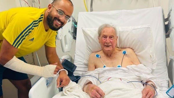فيديو.. مبتعث سعودي ينقذ مسنا أستراليا من النيران