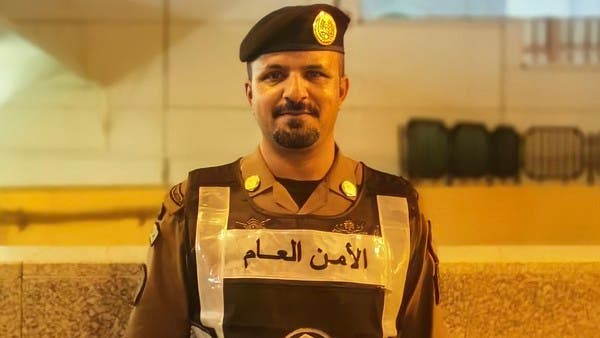 هذا هو رجل الأمن الذي اعترض الشخص الذي حاول اقتحام منبر الحرم