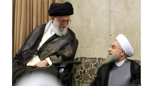 عشية انتخابات إيران.. الصراع على السلطة بحلبة كورونا وروحاني يحذر