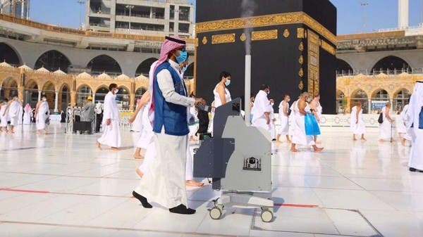 مكة المكرمة.. إيقاف شخص حاول اعتلاء منبر الحرم المكي في خطبة الجمعة