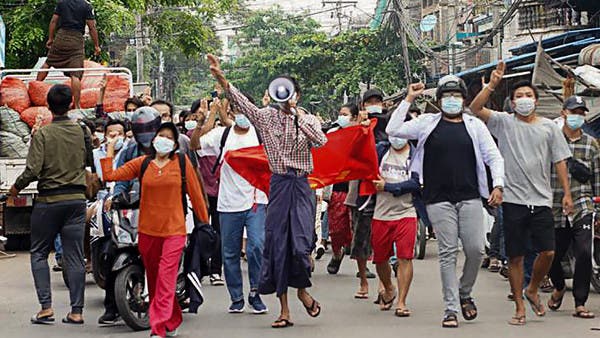 سلسلة تفجيرات صغيرة تهز ميانمار.. والاحتجاجات مستمرة